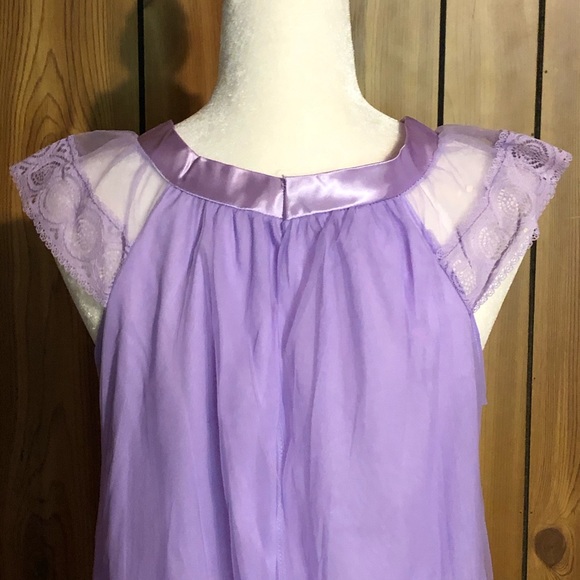 Lavender Nylon/Chiffon Nightgown - Picture 6 of 9